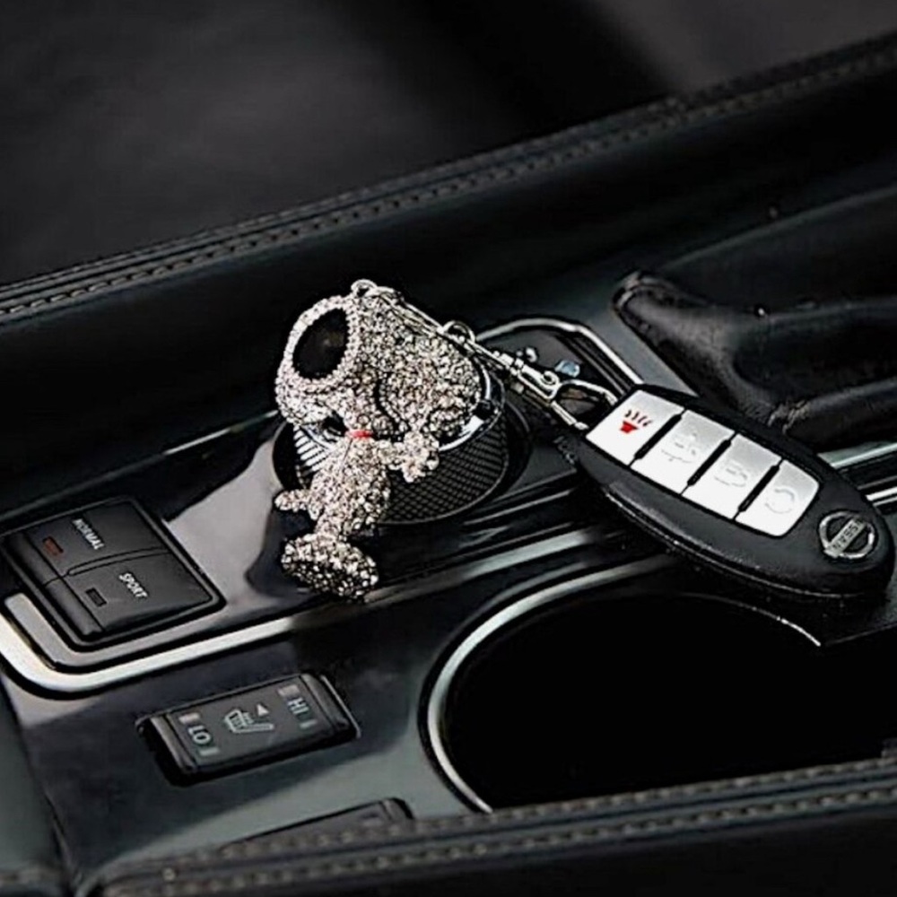 NWT ⚜️🖤⚜️ PEANUTS Snoopy Sparkling Pave Bling Jeweled Key Chain Bag Charm - Picture 4 of 9